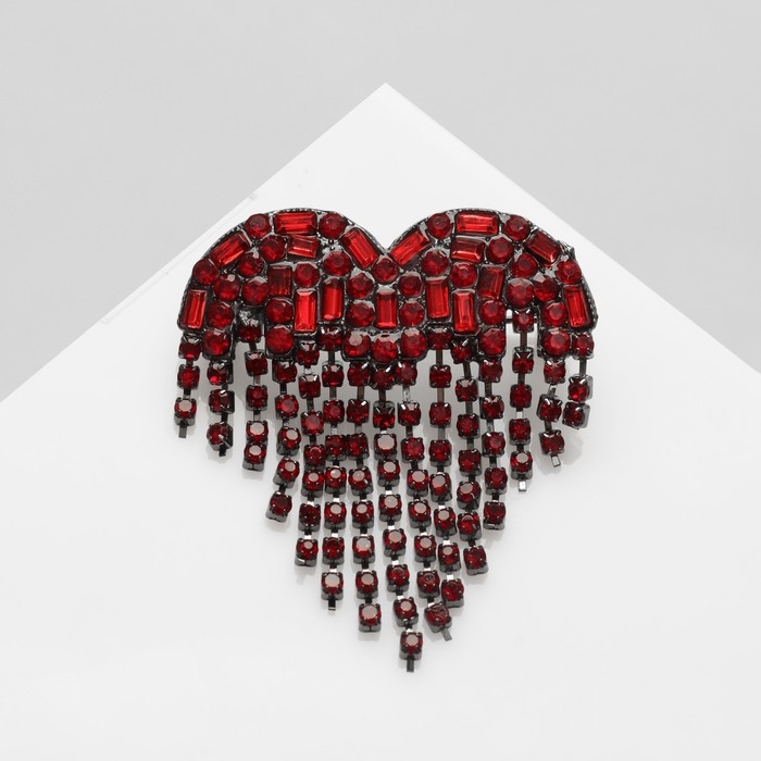 Брошь «Сердце» водопад, цвет красный в сером металле Брошь «Сердце» водопад, цвет красный в сером металле