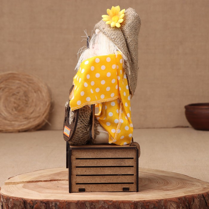 Оберег-домовой Оберег-домовой "Славуся с сундуком", 30х18х18 см, микс