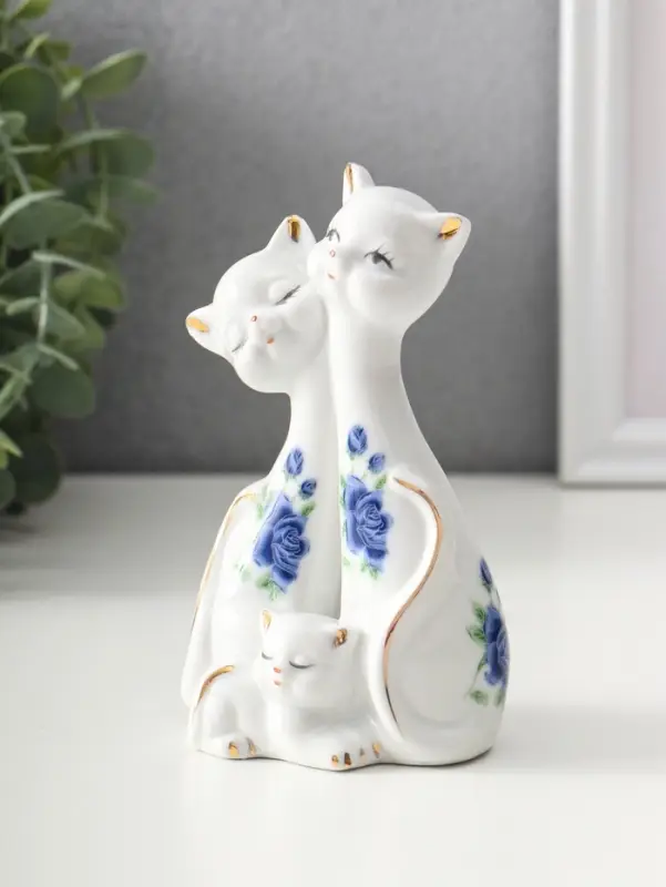 Фигурка керамика &laquo;Две кошки с котёнком&raquo;, 13&times;8 см