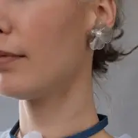 Серьги с жемчугом &laquo;Цветы&raquo;, лёгкие, белые в серебре