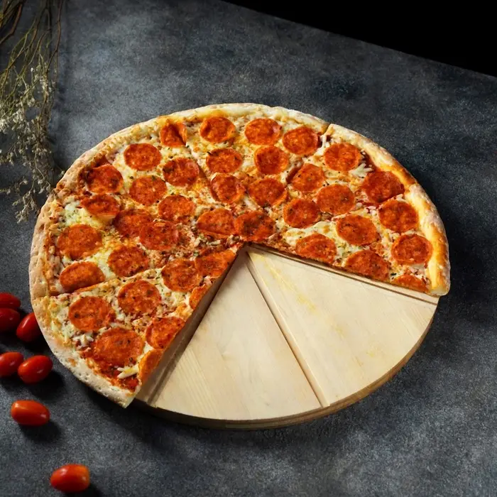 Доска для подачи пиццы деревянная Adelica &laquo;Итальяно&raquo;, с потайными ручками, 8 кусков, d=40 см, толщина 1.8 см, берёза