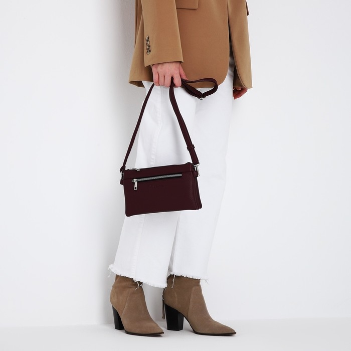 Сумка-клатч на молнии, цвет коричневый Сумка-клатч на молнии, цвет коричневый