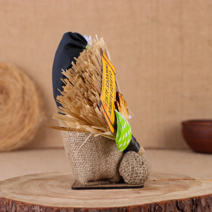 Оберег-домовой Оберег-домовой "Кузя в кепке, с метлой и подковой", 23х25х13 см МИКС