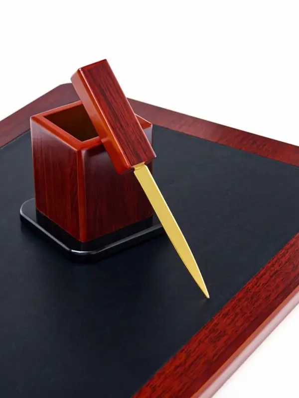 Набор настольный 7 в 1 (карандашница, подставка для ручек, визитница, часы Д-010, этажерка, нож)