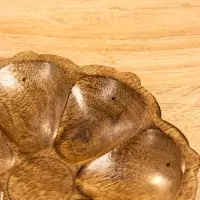 Блюдо сервирочное "Космея" 18х18х2 см, манговое дерево Блюдо сервирочное "Космея" 18х18х2 см, манговое дерево