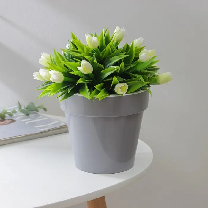 Кашпо для цветов со вставкой «Порто», 1 л, цвет серый Кашпо для цветов со вставкой «Порто», 1 л, цвет серый