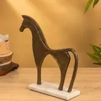 Сувенир интерьерный "Конь на пьедестале" 29,5х8х29 см, алюминий, мрамор