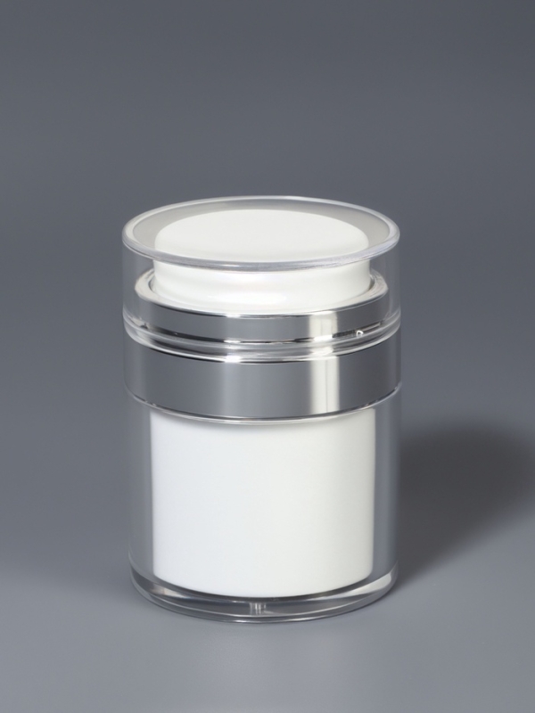 Бутылочка д/хранения с дозатором 30мл d5,5*7,2см бел/серебр накл ОТ Бутылочка д/хранения с дозатором 30мл d5,5*7,2см бел/серебр накл ОТ