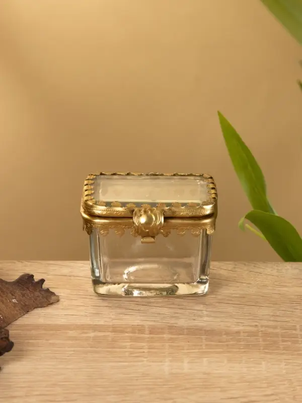 Шкатулка «Коробок», 6×5.5×4.5 см, латунь, стекло Шкатулка «Коробок», 6×5.5×4.5 см, латунь, стекло