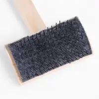 Щетка-пуходёрка деревянная ZOONIK «Кавказец» полукруглая, 100×55 см