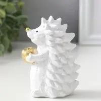 Фигурка полистоун &laquo;Ёжик с яблоком&raquo;, белый с золотом, 5&times;8&times;10.8 см