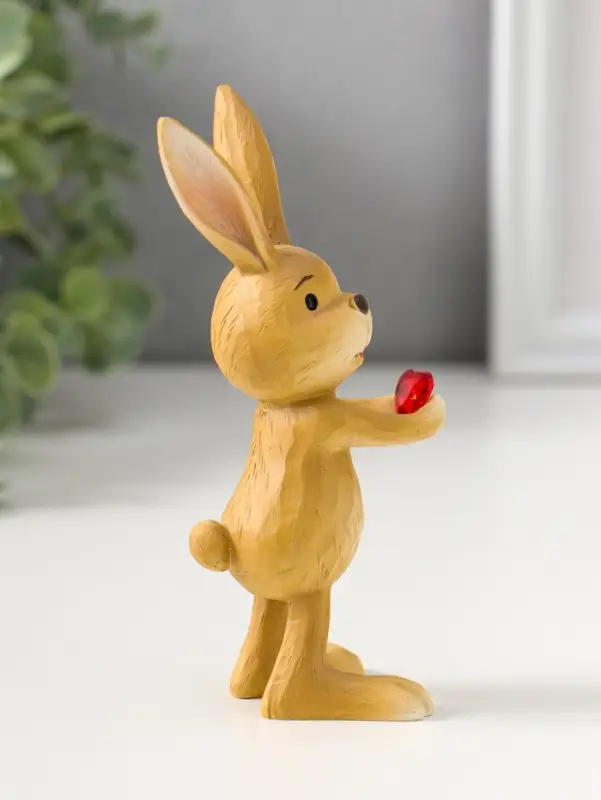 Сувенир полистоун "Зайчик держит красное сердце в лапках" 13 см