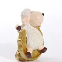 Фигурка полистоун &laquo;Овечка Бяша с золотой подковой&raquo;, 5.3&times;4&times;7 см, МИКС
