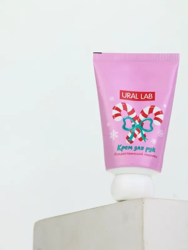 URAL LAB смягчающий крем для рук с ароматом рождественского леденца, 30 мл URAL LAB смягчающий крем для рук с ароматом рождественского леденца, 30 мл