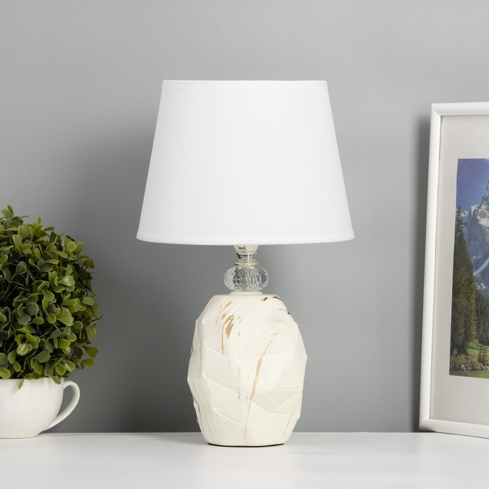 Лампа настольная Лампа настольная "Дух" 1х40Вт Е14 белый 20х20х34см