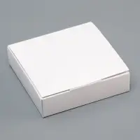 Коробка для 9 конфет, белая с откидной крышкой, 13.7&times;13.7&times;3.5 см