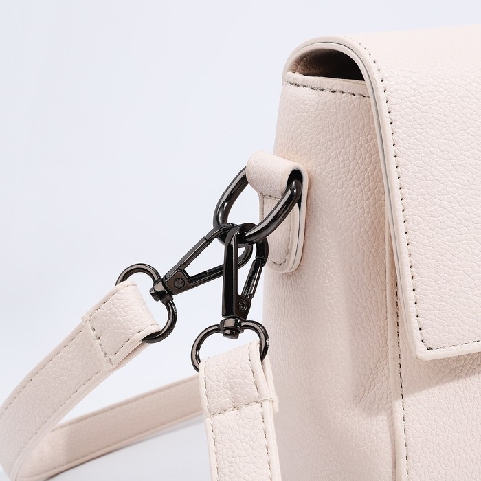 Сумка-мессенджер на магните, цвет белый Сумка-мессенджер на магните, цвет белый