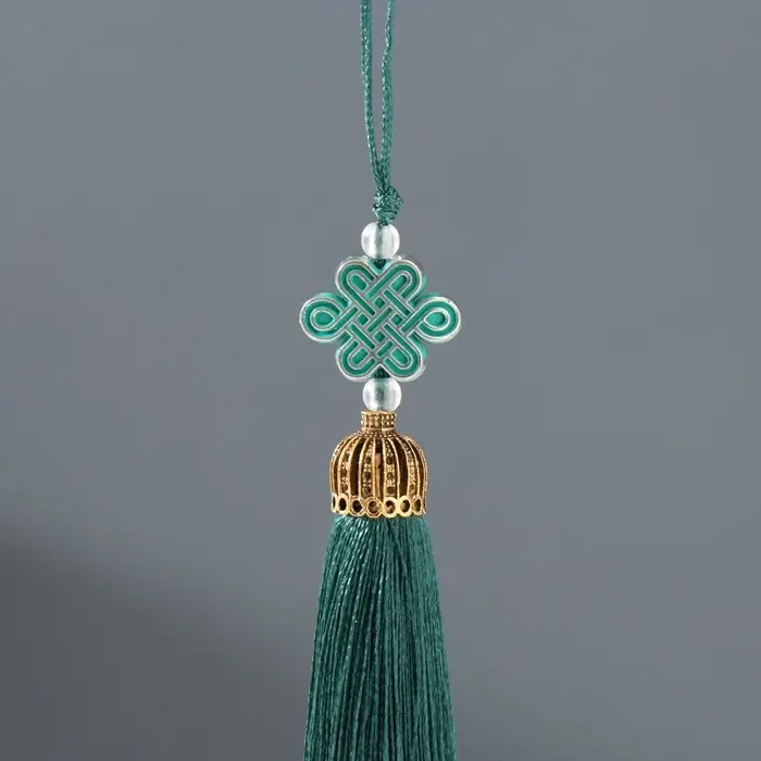 Подвеска текстиль, пластик "Узел счастья и бесконечности" тёмно-зелёная 0,7х1х9,5 см