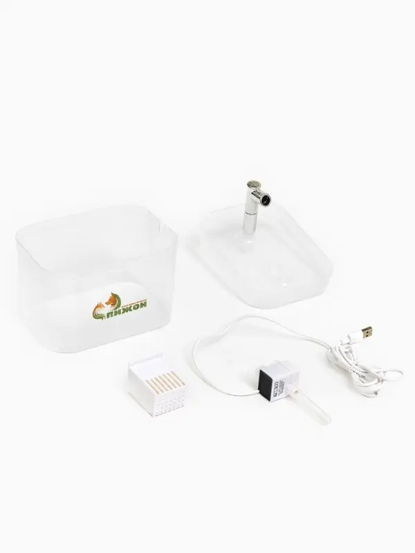 Фонтан для кошек и собак 1,5 л, 16,5 х 13 х 12 см, евророзетка, прозрачный Фонтан для кошек и собак 1,5 л, 16,5 х 13 х 12 см, евророзетка, прозрачный