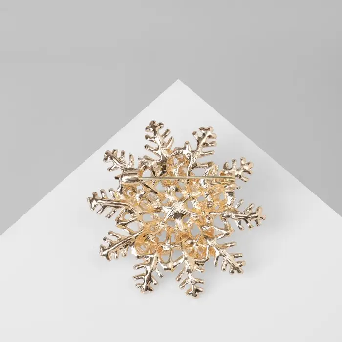 Брошь &laquo;Снежинка&raquo; роскошная, цвет белый в золоте