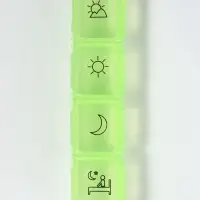 Таблетница, 9.7&times;2.7&times;1.7 см, 4 секции, зелёная