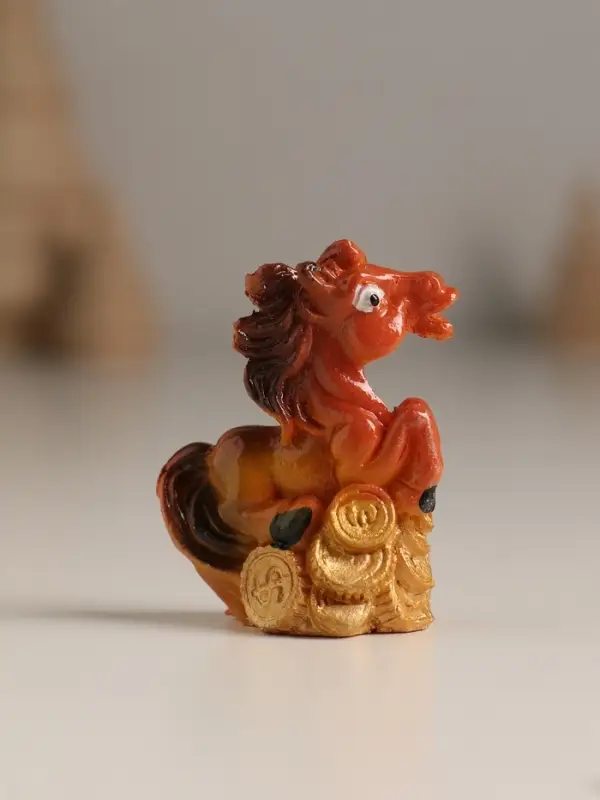 Сувенир полистоун Сувенир полистоун "Коняшка с монетами и подковой" МИКС 4х1,8х4,3 см