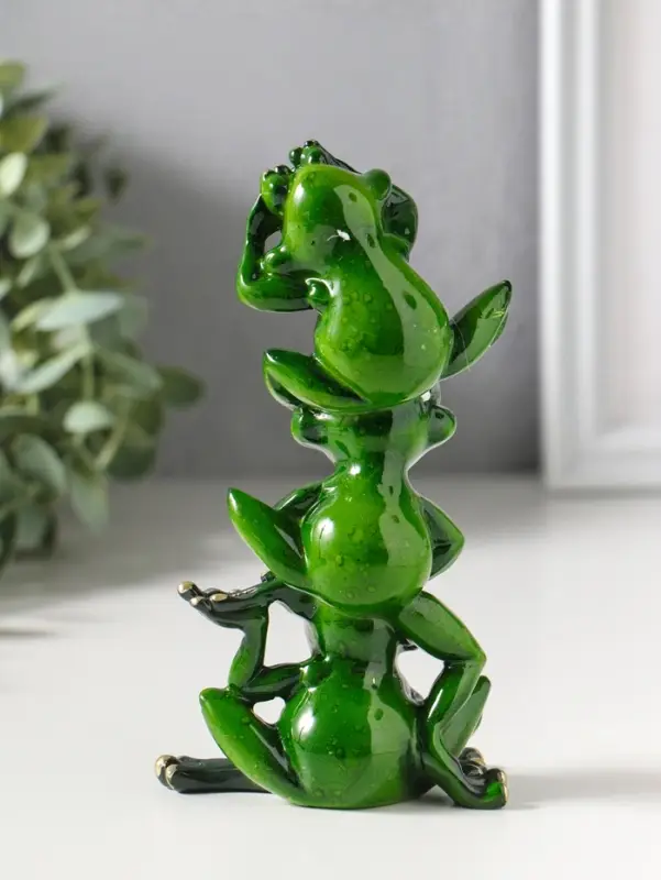 Фигурка полистоун лак &laquo;Пирамидка из лягушек&raquo;, 14&times;7.5&times;5 см