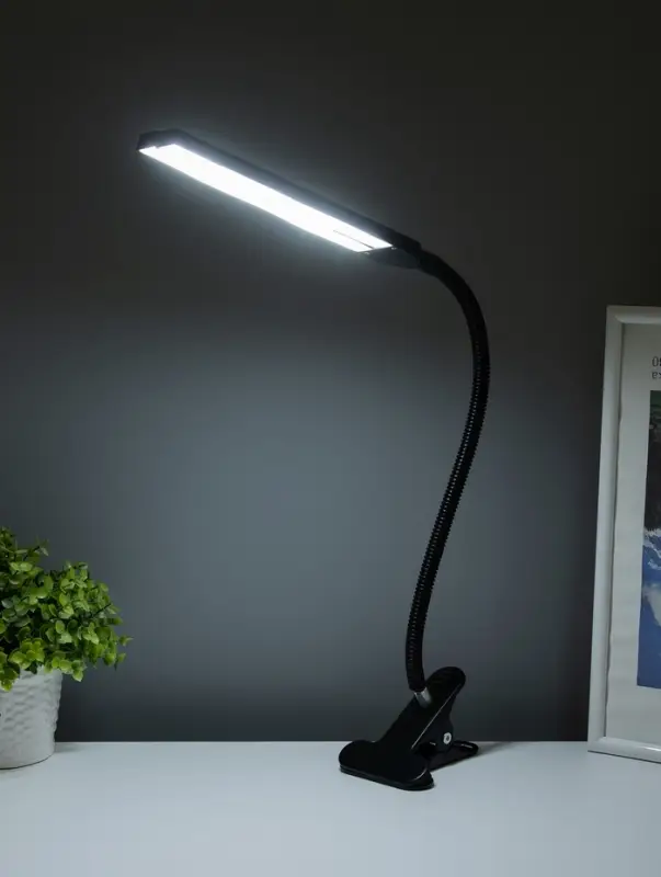 Настольная лампа &laquo;Семи&raquo;, LED, 5 Вт, 6000К, чёрный, 7.5&times;10.5&times;65 см