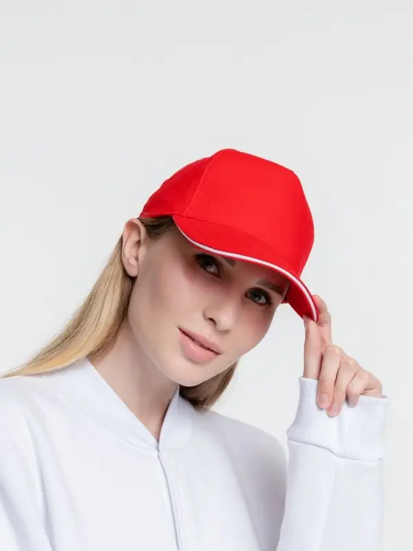 Бейсболка Classic, красная с белым кантом Бейсболка Classic, красная с белым кантом