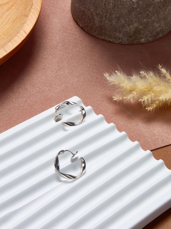 Клипсы «Тренд» кольцо жгутик, цвет серебро Клипсы «Тренд» кольцо жгутик, цвет серебро