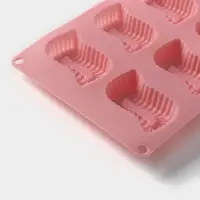 Форма для выпечки Доляна &laquo;Пирожное&raquo;, силикон, 28&times;16&times;2 см, 8 ячеек (5&times;6.6 см), глубина 1.7 см, розовая