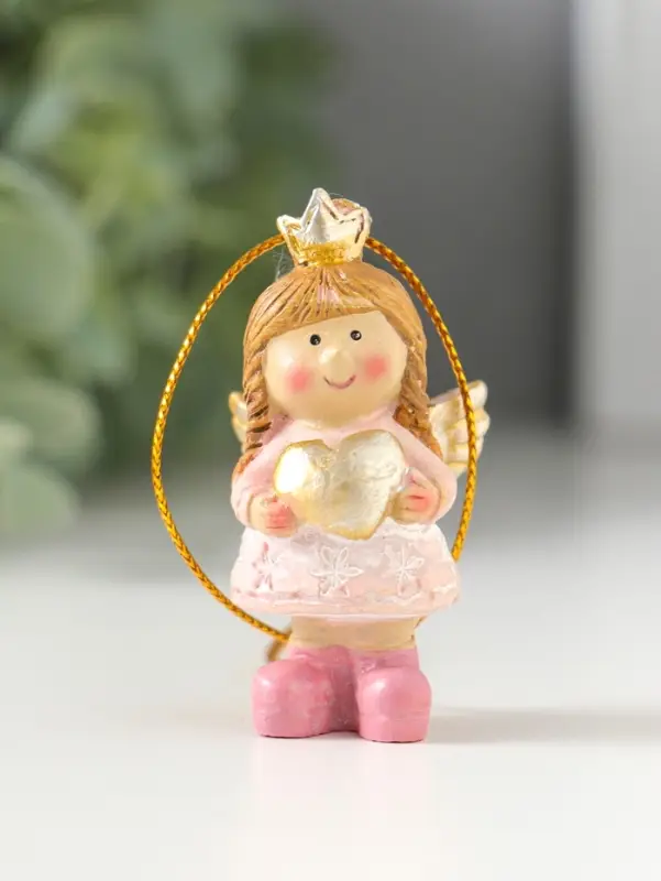 Сувенир полистоун "Малышка-ангел в розовом платье, с сердцем в руках" 3х2,5х5,5 см