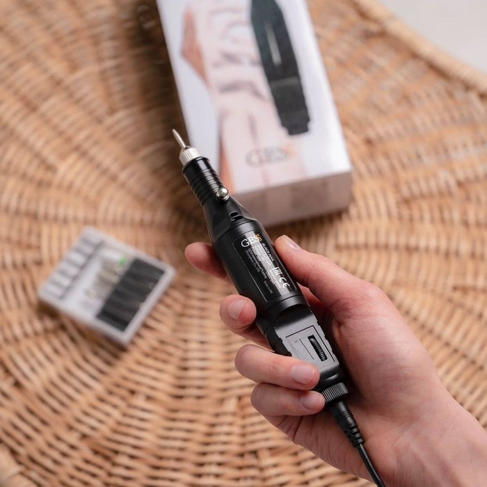 Аппарат для маникюра GESS-645 Black Nail, 18 Вт, 6 насадок, 15000 об/мин, 220 В, чёрный Аппарат для маникюра GESS-645 Black Nail, 18 Вт, 6 насадок, 15000 об/мин, 220 В, чёрный