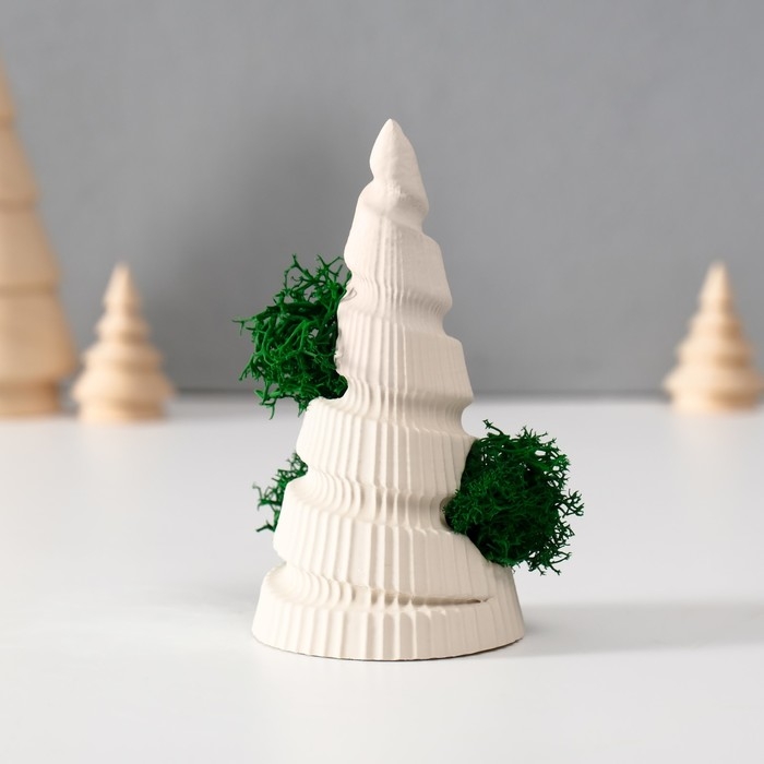 Сувенир  Сувенир "Новогодняя елка" со мхом белая, высота 10 см, d-5 см (мох зелен стабил)