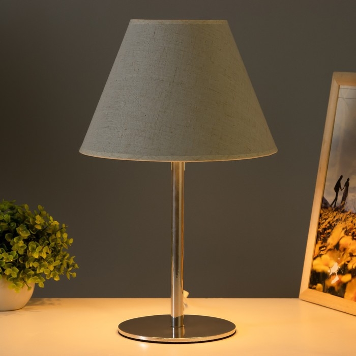 Лампа настольная Oliver 1х15Вт Е27 серебро/белый 25х25х40см RISALUX Лампа настольная Oliver 1х15Вт Е27 серебро/белый 25х25х40см RISALUX