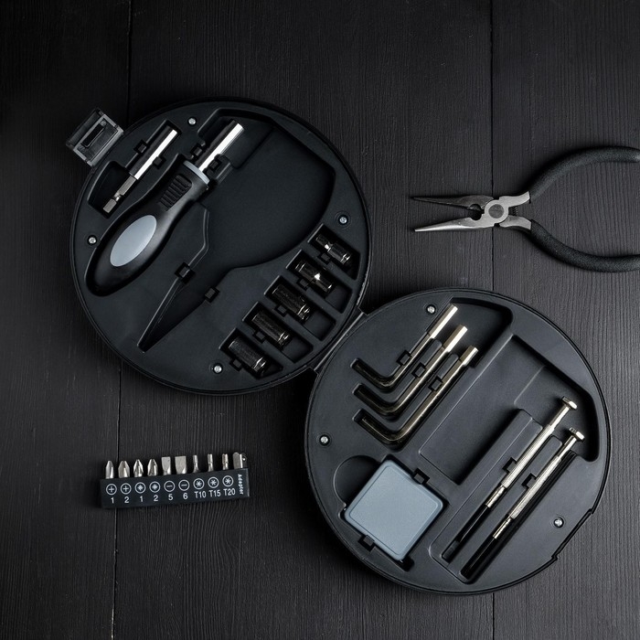 Набор инструментов в колесе «Самый лучший водитель», 24 предмета Набор инструментов в колесе «Самый лучший водитель», 24 предмета