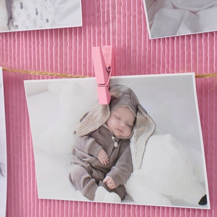 Фоторамка пластик на 8 фото 9х13 см "Розовая" с прищепками, белая 50х40х1,2 см