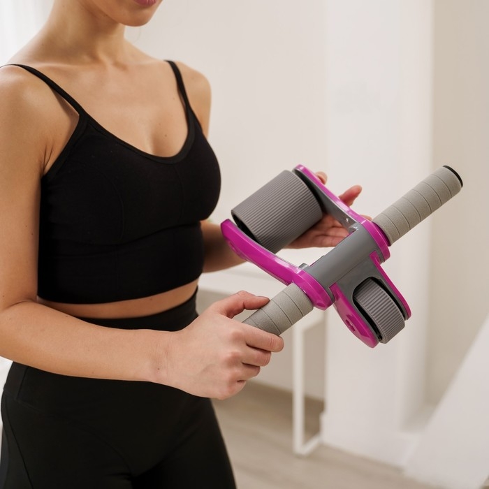 Ролик для пресса ONLYTOP, 33х24х24 см, с ковриком, цвет серый/розовый Ролик для пресса ONLYTOP, 33х24х24 см, с ковриком, цвет серый/розовый