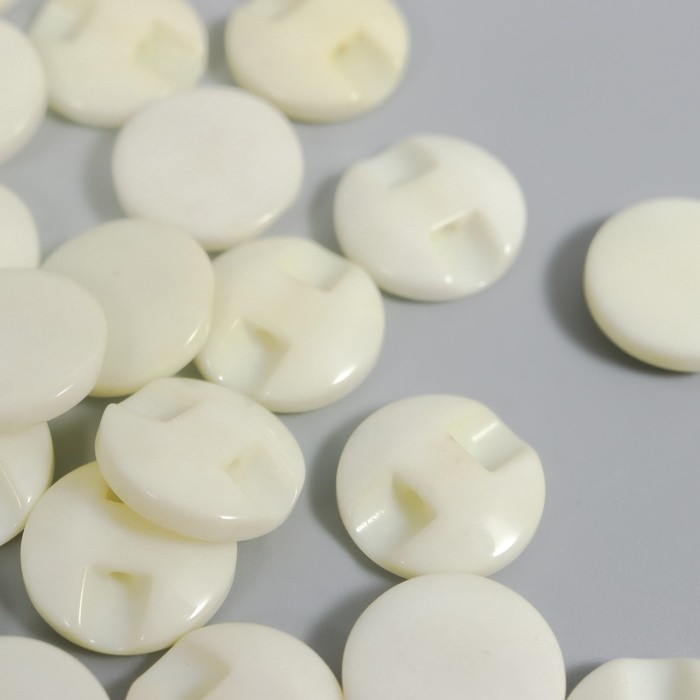 Пуговицы пластик на полуножке Пуговицы пластик на полуножке "Кругляш сливки" 1,3х1,3 см набор 50 шт 2х5,5х5,5 см