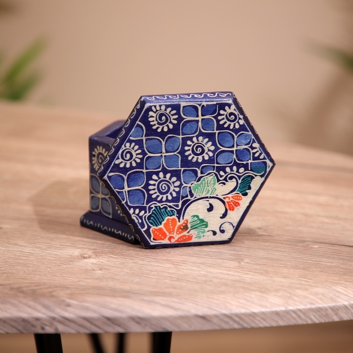 Шкатулка деревянная, батик 10х11х7 см Шкатулка деревянная, батик 10х11х7 см