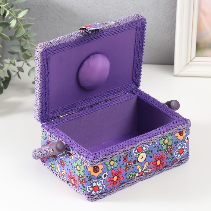 Шкатулка для рукоделия "Нарисованные цветы на синем" 18х12х9,5 см