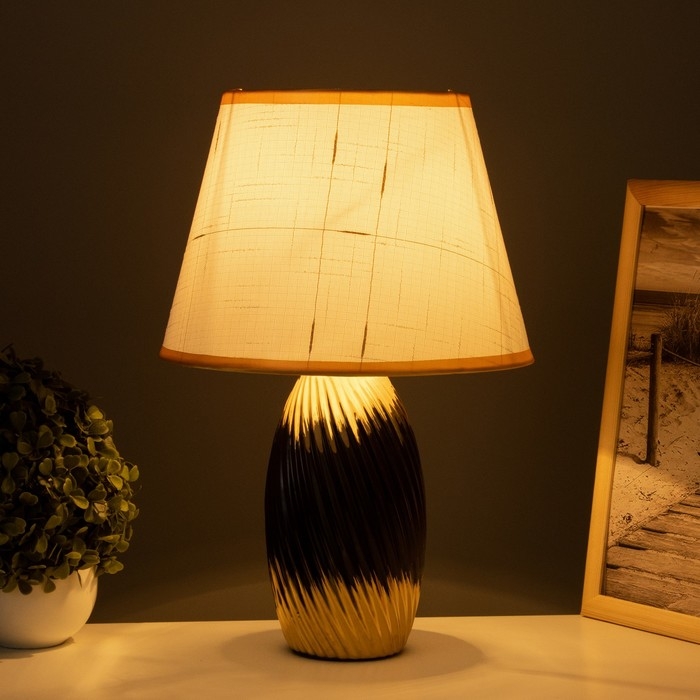 Лампа настольная Лампа настольная "София" 1х40Вт Е14 черный/золото 24х24х40см