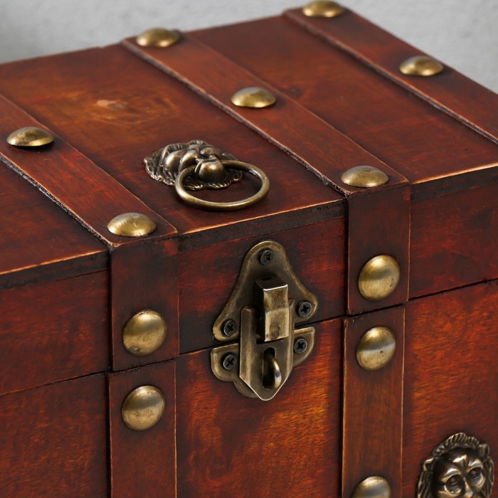 Шкатулка сундук дерево  Шкатулка сундук дерево "Лев. С заклёпками" коричневая 21,8х15,5х15 см