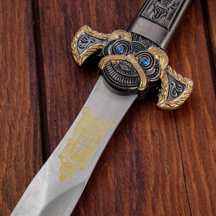 Кинжал, клинок хром, чехол черный с камнями, 36 см Кинжал, клинок хром, чехол черный с камнями, 36 см