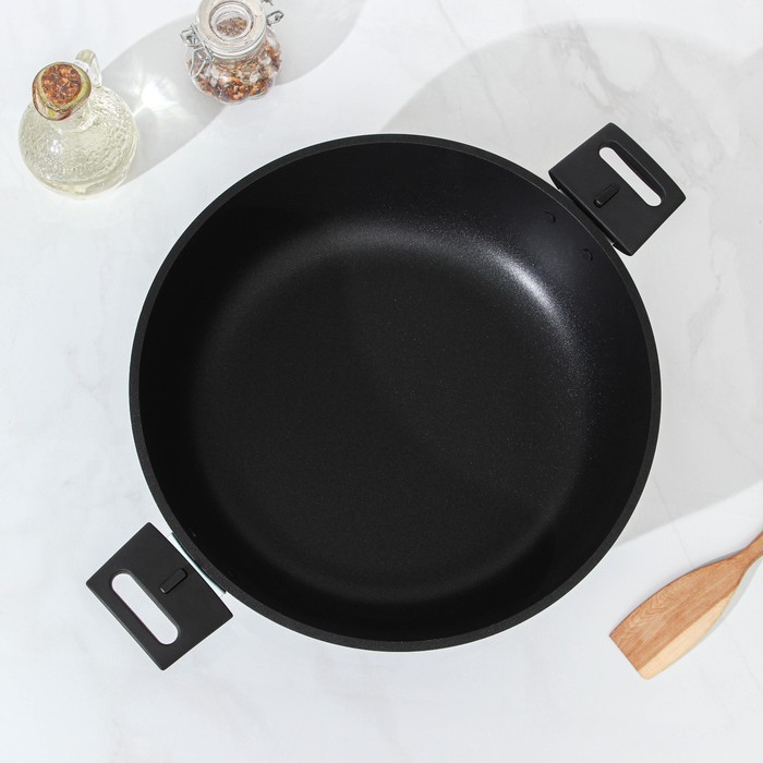 Сковорода «Традиция», d=30 см, h=8,5 см, съёмные ручки, антипригарное покрытие, цвет чёрный Сковорода «Традиция», d=30 см, h=8,5 см, съёмные ручки, антипригарное покрытие, цвет чёрный
