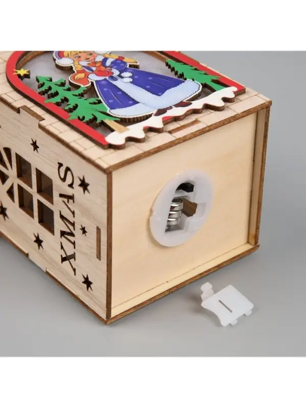 Ёлочная игрушка &laquo;Домик со Снегурочкой&raquo;, 14.5&times;11&times;8.5 см, 1 LED, от батареек, свечение тёплое белое