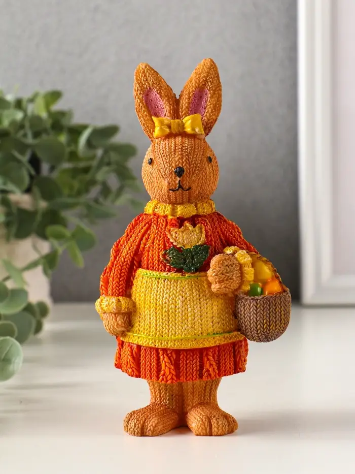 Сувенир полистоун "Зайка в вязанном платье с корзиной яиц" 5,5х8,2х16 см Сувенир полистоун "Зайка в вязанном платье с корзиной яиц" 5,5х8,2х16 см