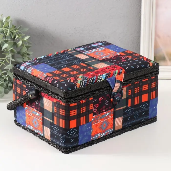 Шкатулка для рукоделия и шитья &laquo;Пэчворк. Узоры&raquo;, хранение ниток, иголок, мелочи, 19&times;26&times;14.5 см