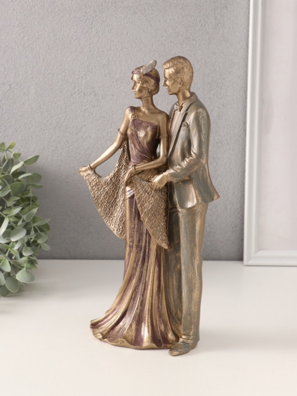 Сувенир полистоун  Сувенир полистоун "Пара в костюмах 20-30-х годов" 17х9х31,5 см