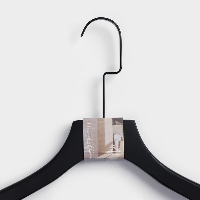 Плечики - вешалка LaDо́m Black Lotus, 45×4,5×29 см, деревянная, длинный крюк, широкие плечики Плечики - вешалка LaDо́m Black Lotus, 45×4,5×29 см, деревянная, длинный крюк, широкие плечики